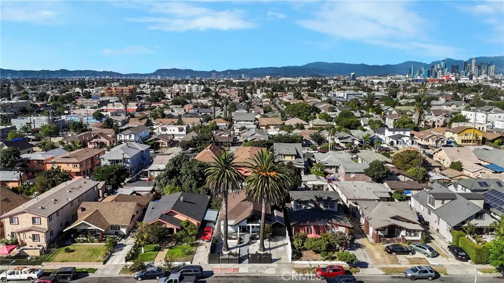 919 919 1/2 W 49th, Los Angeles, California 90037 home-pic-18